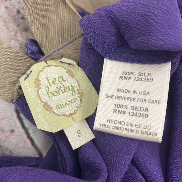 Tea and Honey Brand Size Small 100% Silk Purple Racerback Tank Blouse EUC - Picture 6 of 6